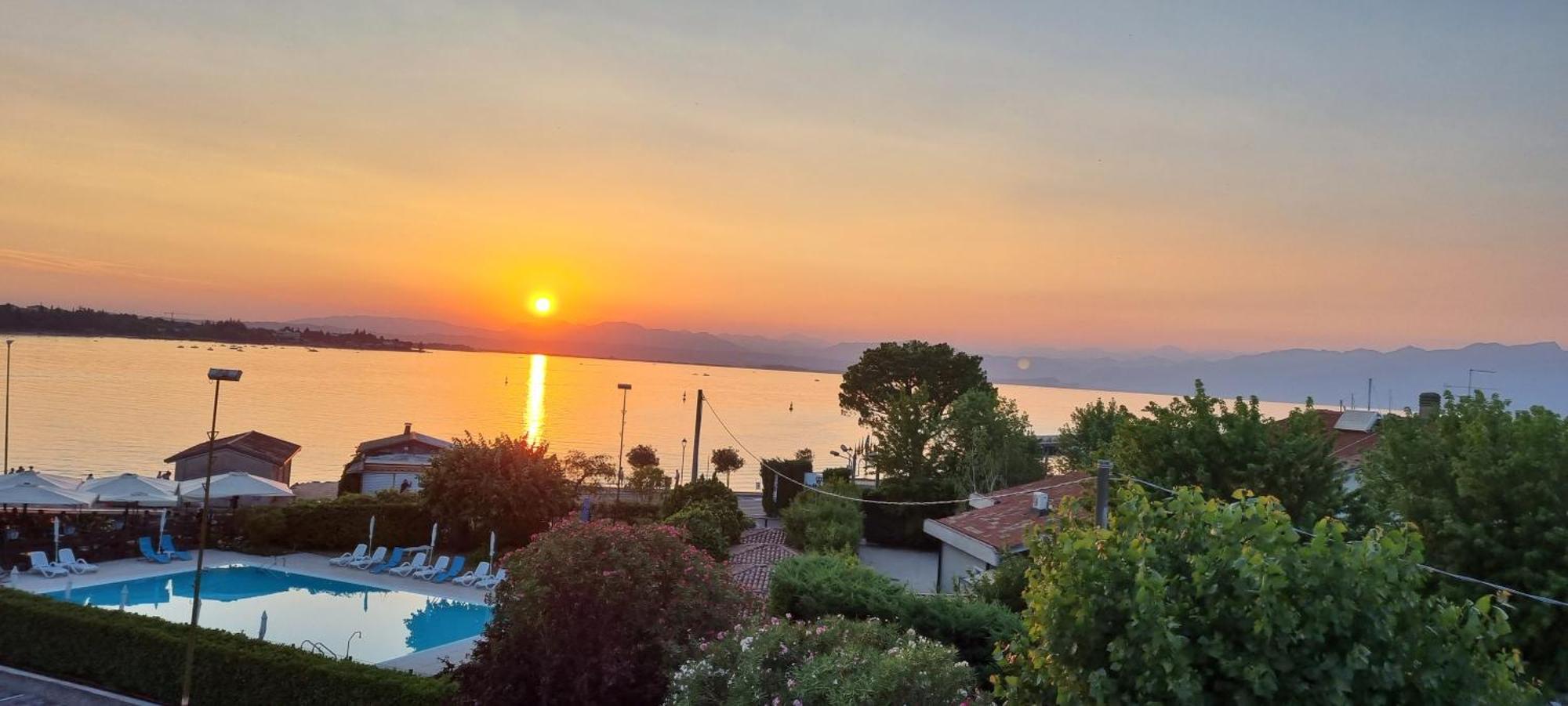 Hotel Ristorante Al Fiore Peschiera del Garda Luaran gambar