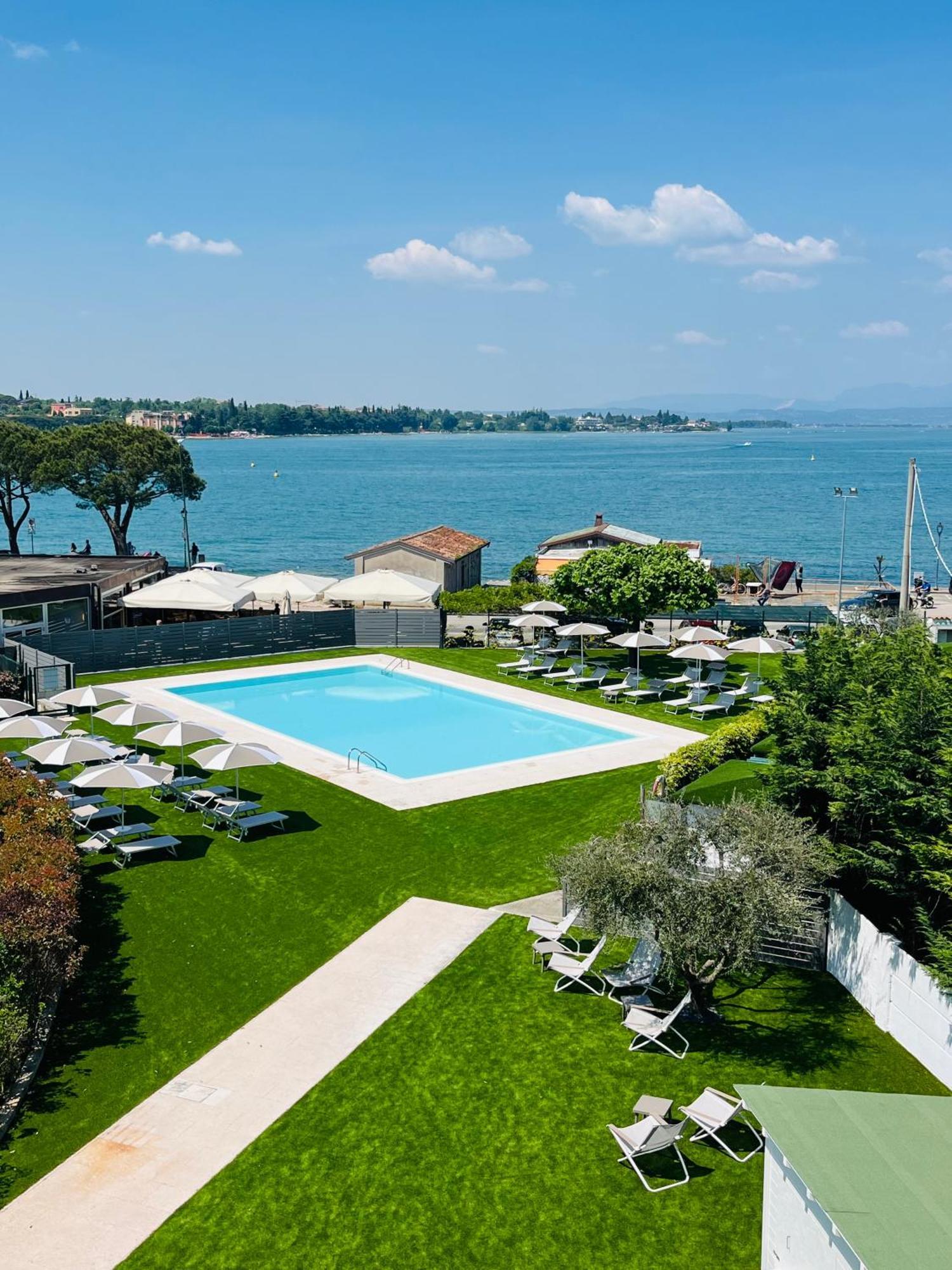 Hotel Ristorante Al Fiore Peschiera del Garda Luaran gambar